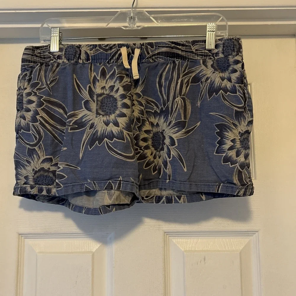 Patagonia Women's Hemp Organic Cotton Lounge Shorts Medium Blue Floral Print med